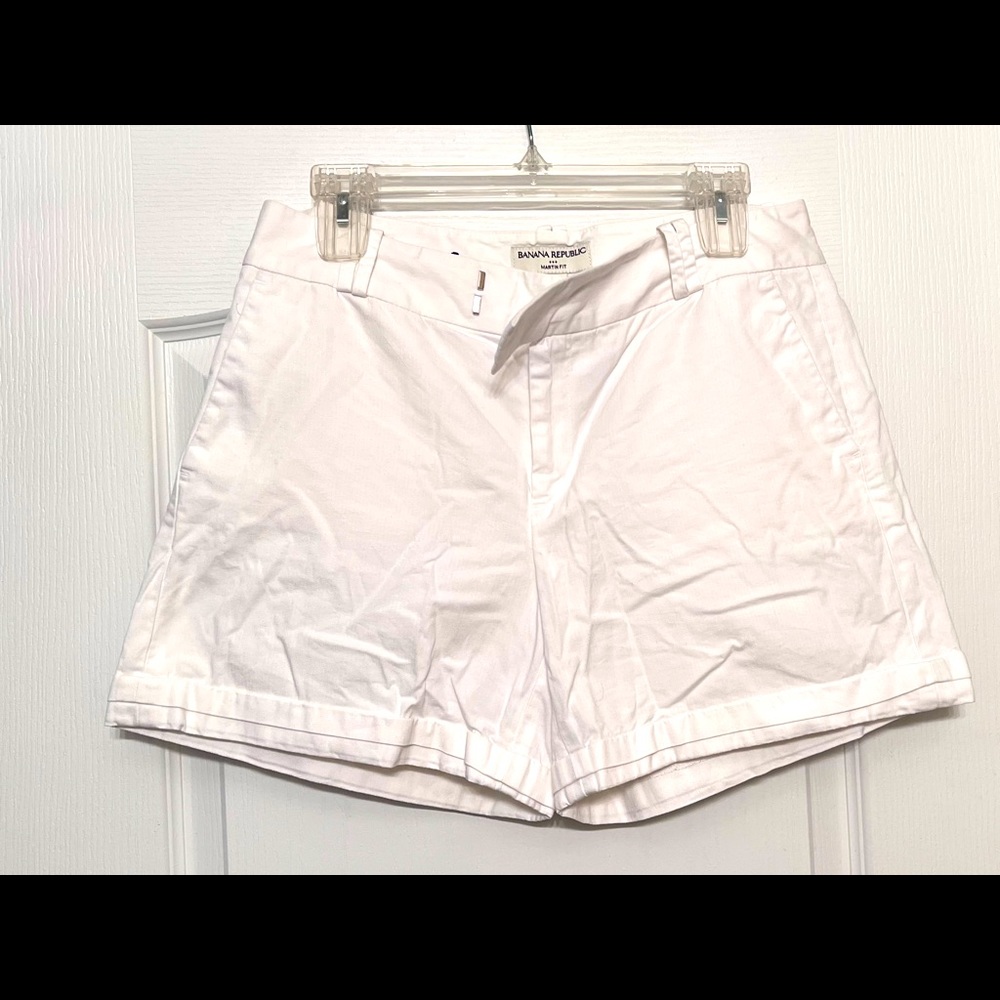 Banana Republic white short. Size 8
